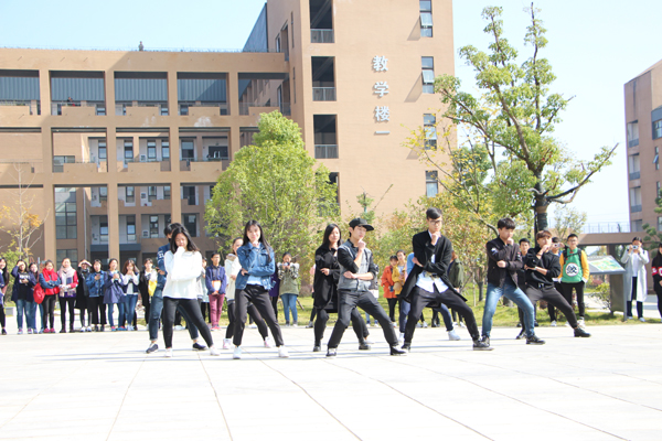 伟德BETVLCTOR